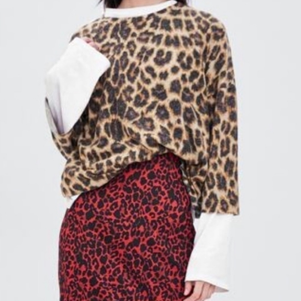 ZARA LADIES 3/4 SLEEVE ANIMAL PRINT TOP- S